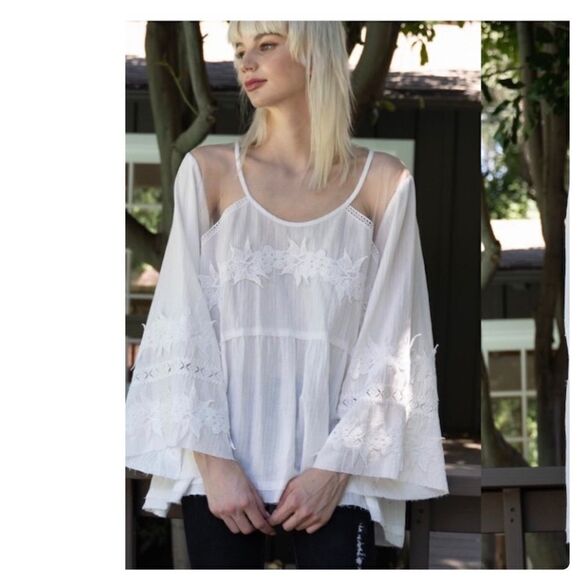 🌸COTTON Top w/ Bell Sleeves & Floral Embellishment - Picture 2 of 12